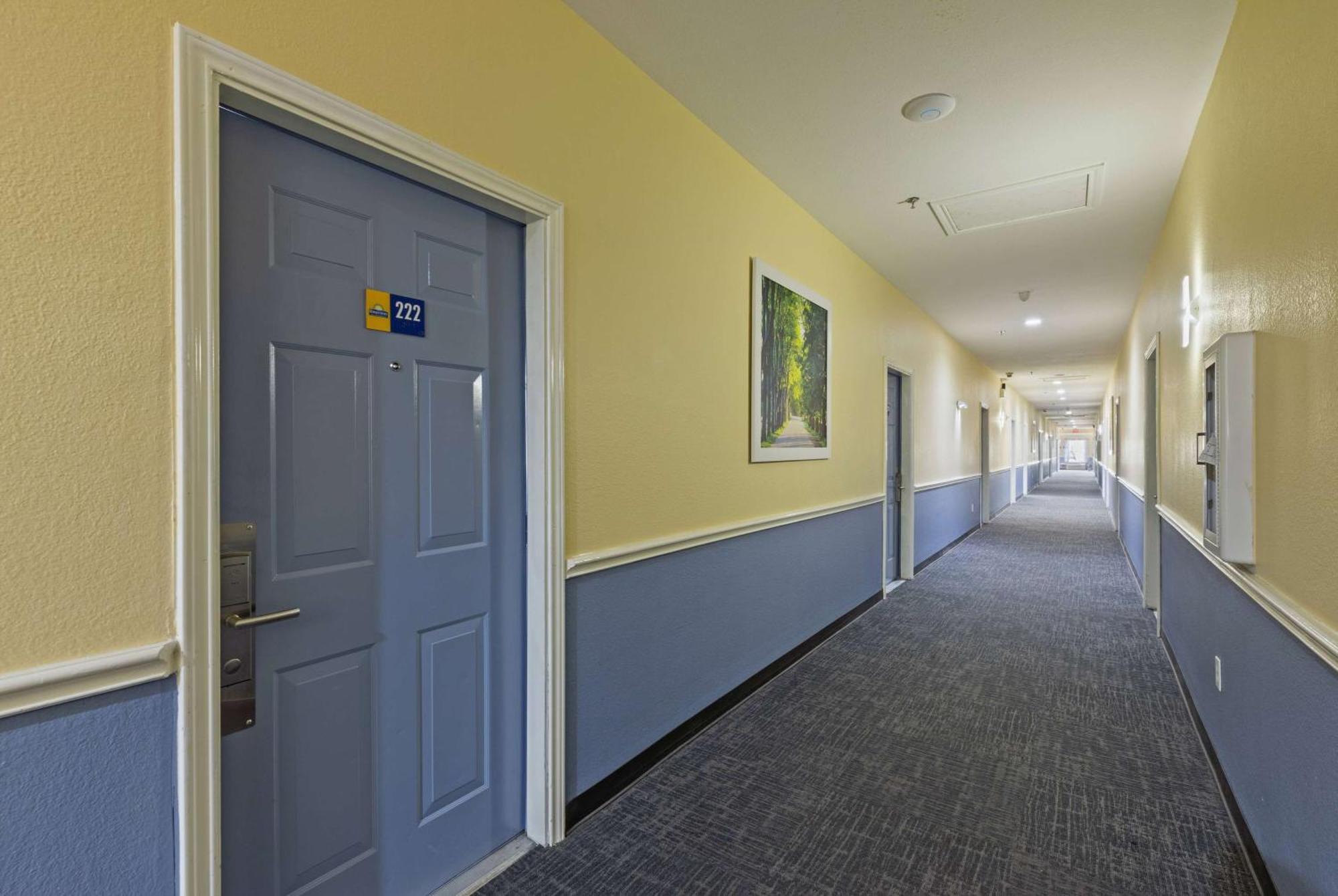 Days Inn & Suites By Wyndham Dfw Airport South-Euless Exterior foto